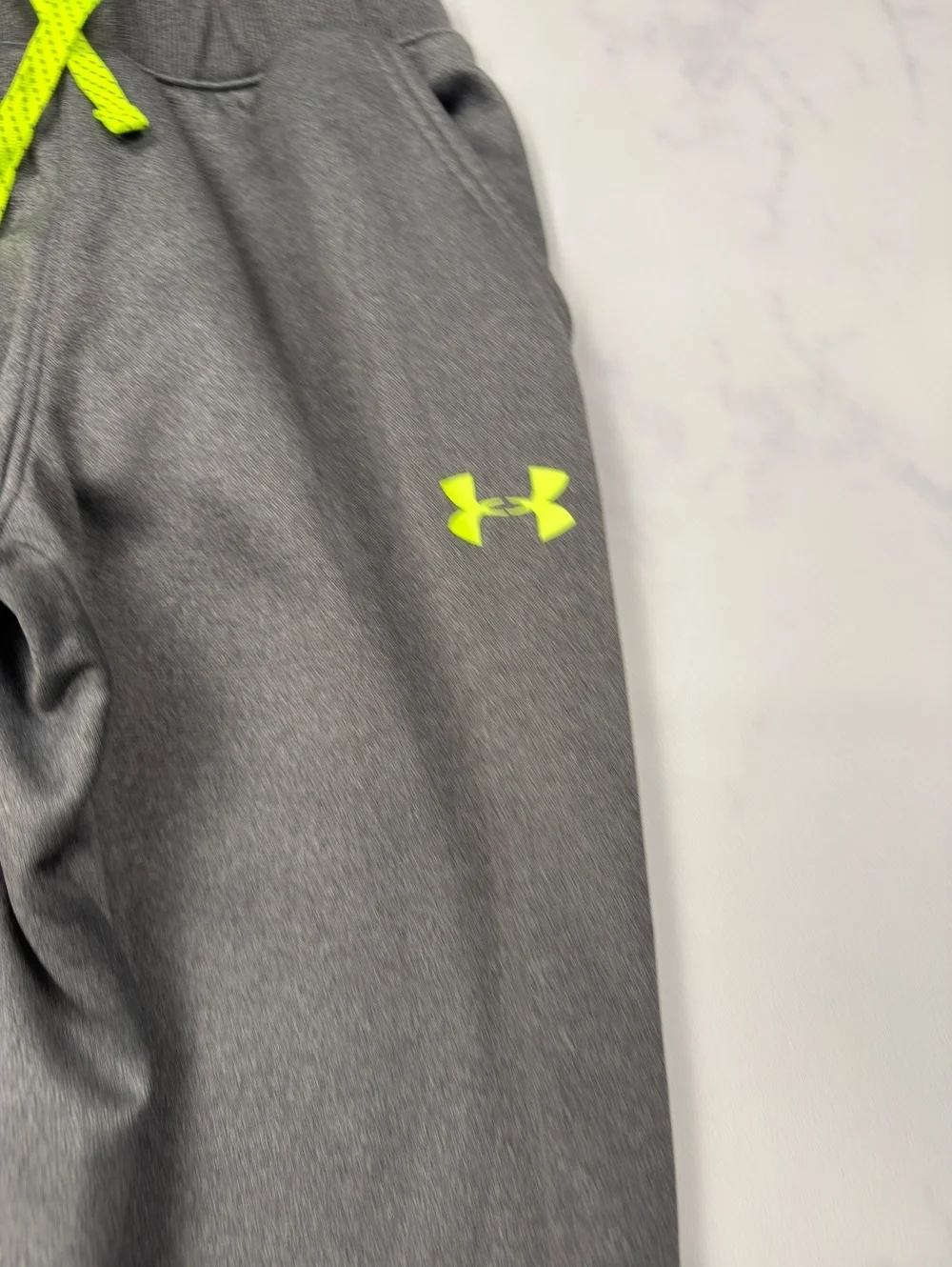 Under Armour Sweatpants Gray Neon Logo Loose Fit - Boys Large